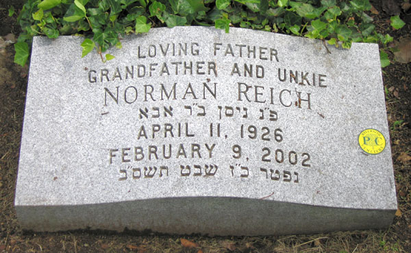 Norman Reich's footstone