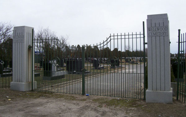 Wellwood Cemetery Entrance Gate