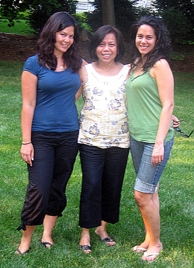 Jennifer and Sarah Katz with mother Carmen (2008)