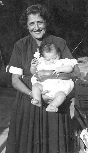 Marye Weisbaum with granddaughter Cathy Graf