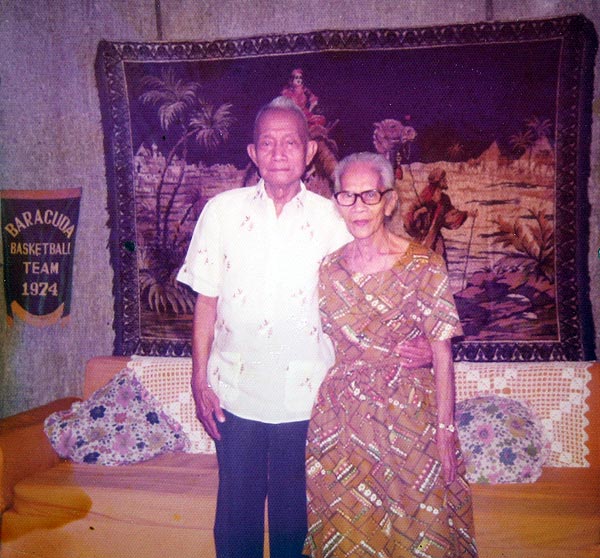 Santiago & Maxima Valenton (1975)