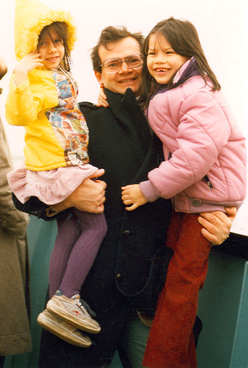 Sarah and Jennifer Katz with father Peter (1982)