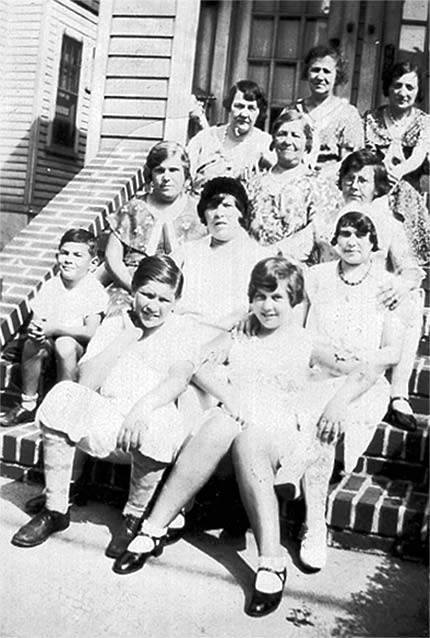 Bilsky Family Photo (abt 1928)