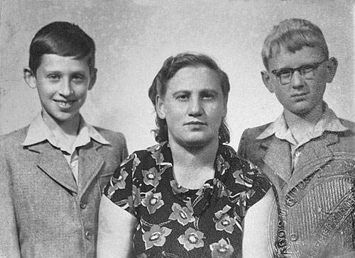 Carlos, Luba, and Alejandro Przybylski (June 1960)
