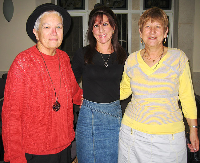Sarah Neuberger Lancry with cousins Chana Zitman Peles and Tova Zitman Zeinvel (2008)