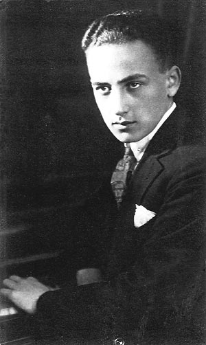 Shlomo Urbach at the piano in Radom, Poland (1930)
